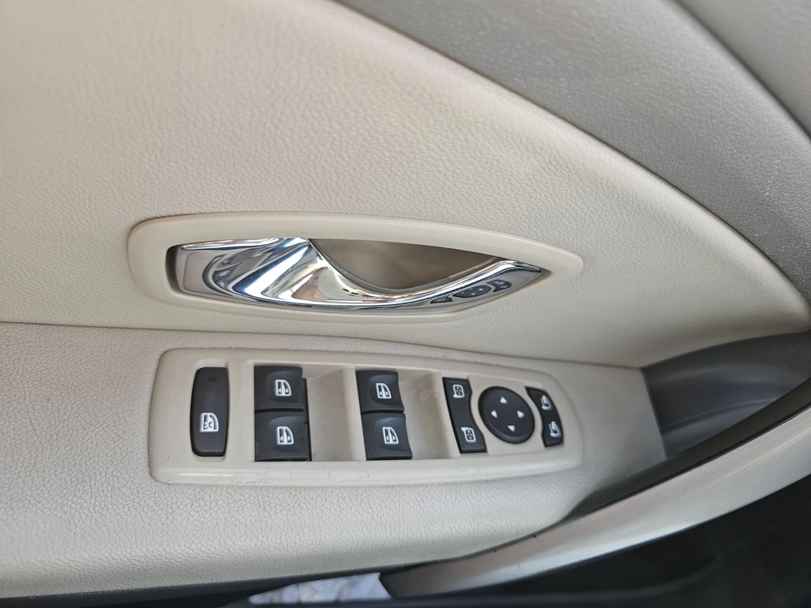 Renault Fluence 1.6 dCi 130 - изображение 10