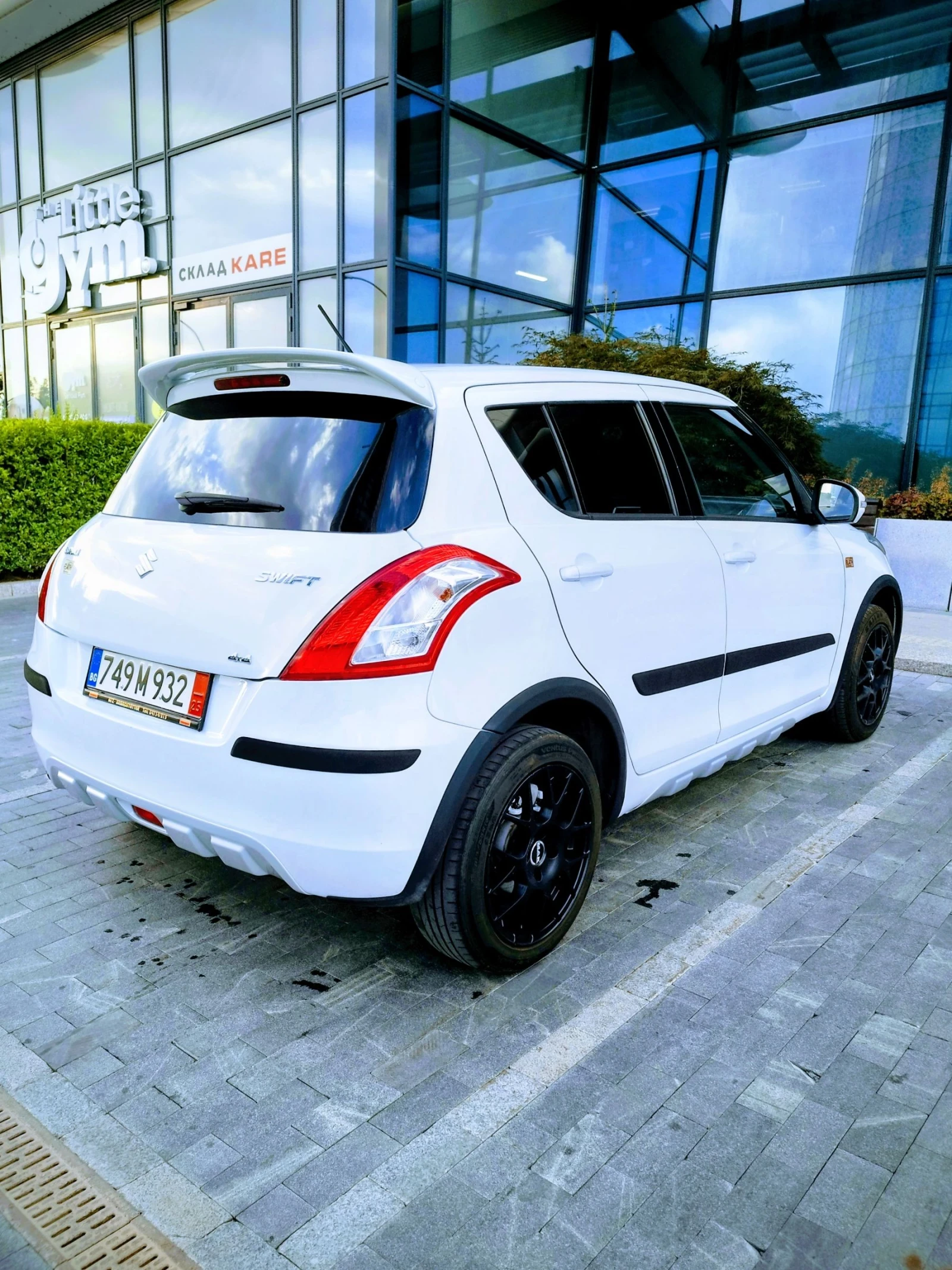 Suzuki Swift CROSS, 4X4, подгрев, бяла перла! - изображение 7