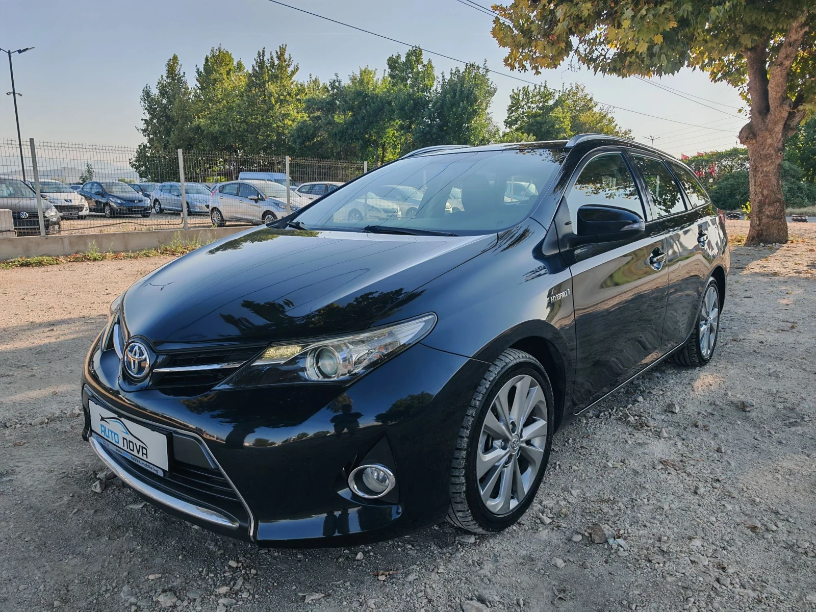 Toyota Auris 1.8 ХИБРИД 99 К.С. АВТОМАТ! УНИКАЛНО СЪСТОЯНИЕ! - изображение 3