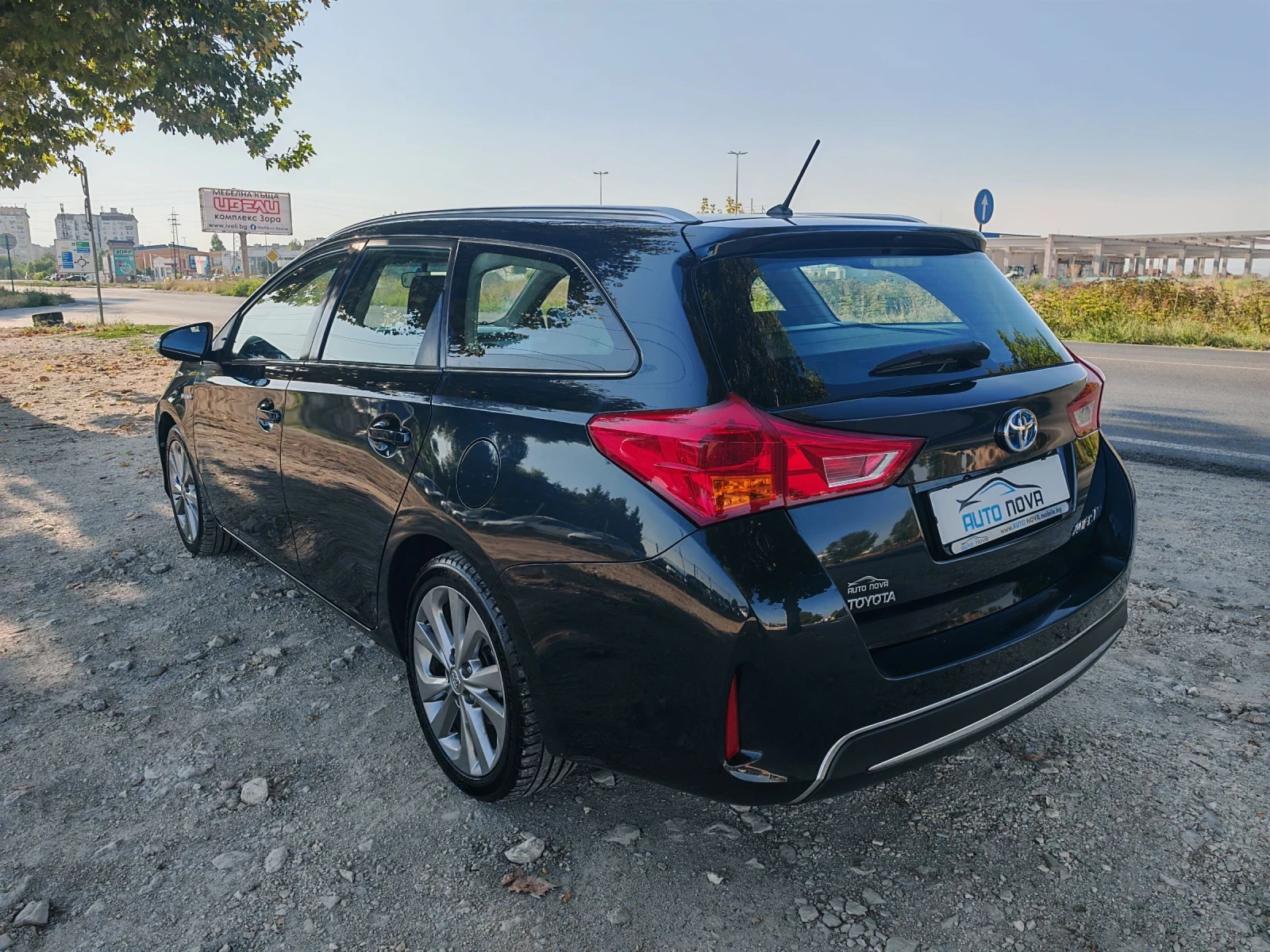 Toyota Auris 1.8 ХИБРИД 99 К.С. АВТОМАТ! УНИКАЛНО СЪСТОЯНИЕ! - изображение 7