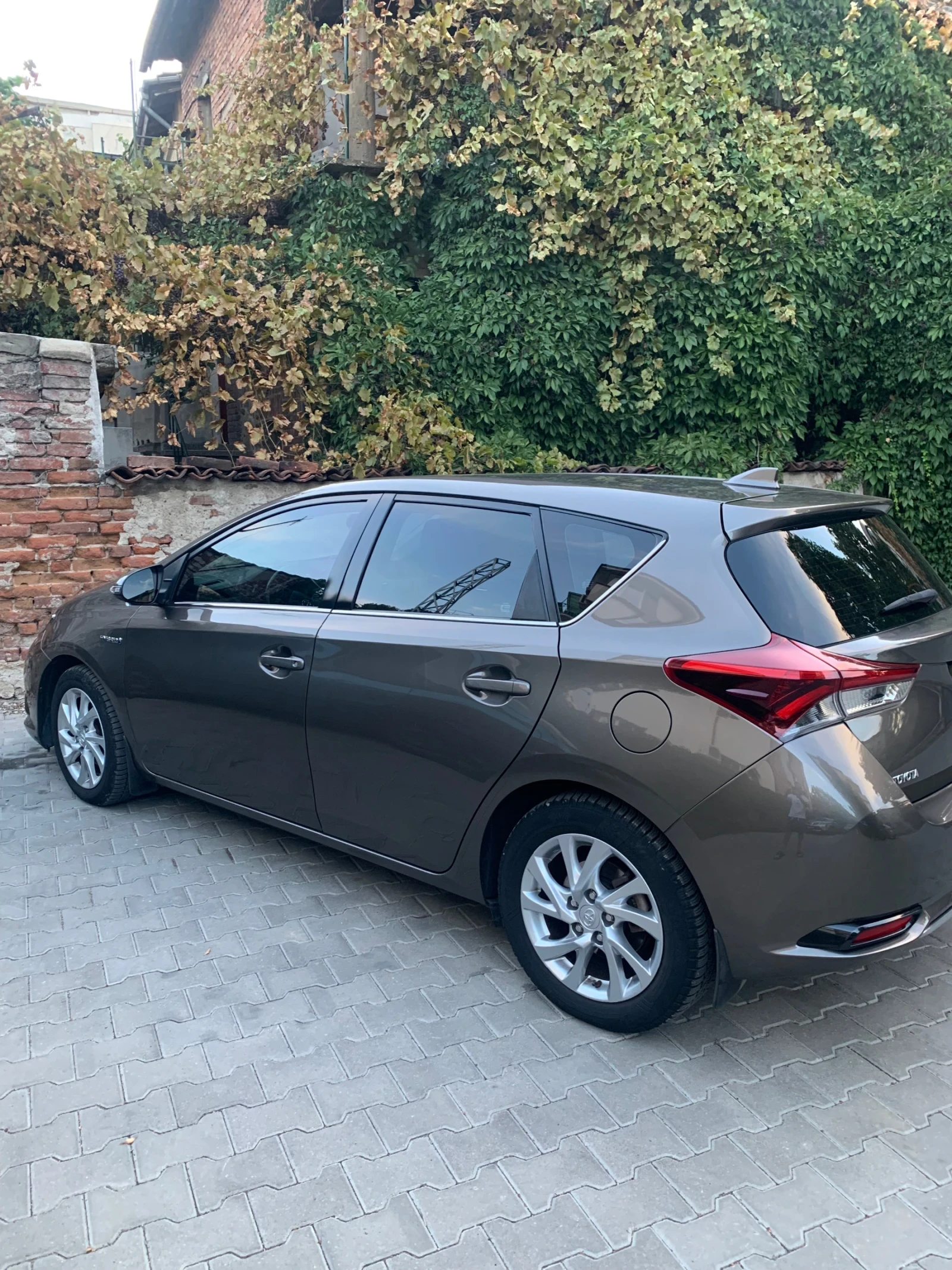Toyota Auris Auris 1.8 hybrid  - изображение 3