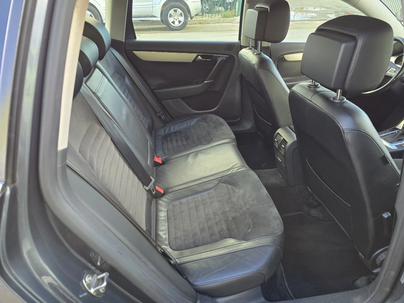 VW Passat HIGHLINE/140KS /AUTO | Mobile.bg   11