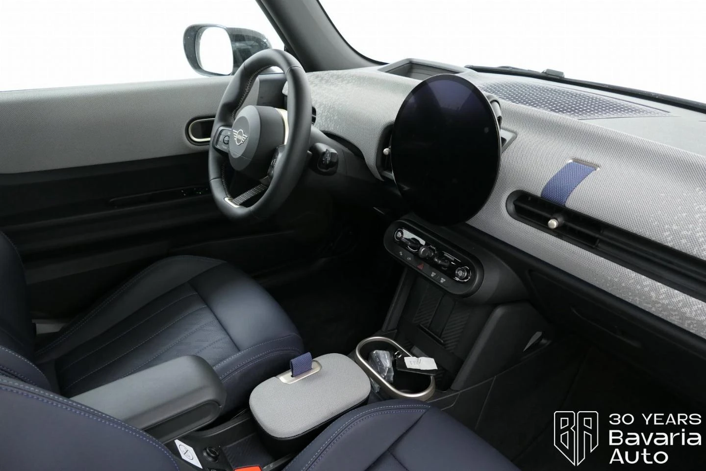 Mini Cooper C 1, 5 Steptronic Favoured Trim - изображение 7