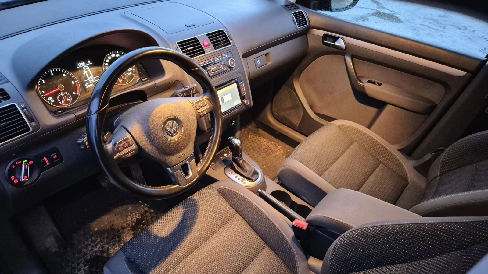 VW Touran 2, 0 TDI 140 AUTO | Mobile.bg � ����������� 12