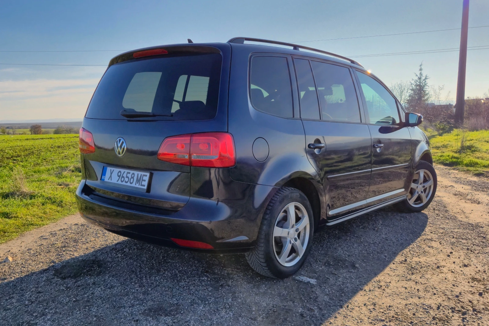 VW Touran 2, 0 TDI 140 AUTO - изображение 3