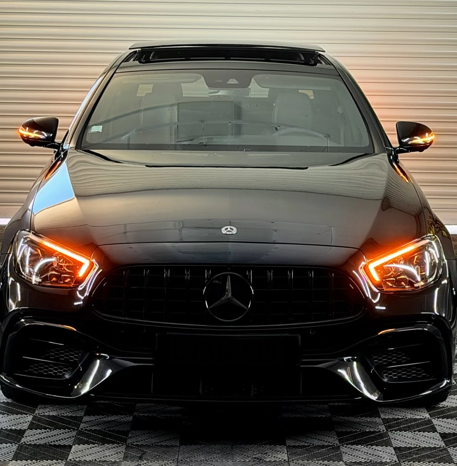 Mercedes-Benz E 220 КАТО НОВА, Серв.ист. FACELIFT 6.3 AMG | Auto.bg — изображение 1