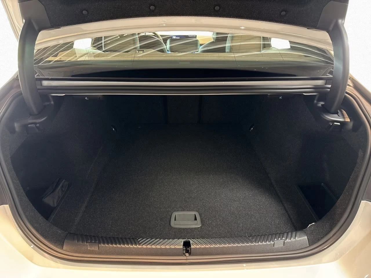 BMW i5 M60 XDRIVE H/K 360-CAMERA KEYLESS, снимка 12 - Автомобили и джипове - 54207334