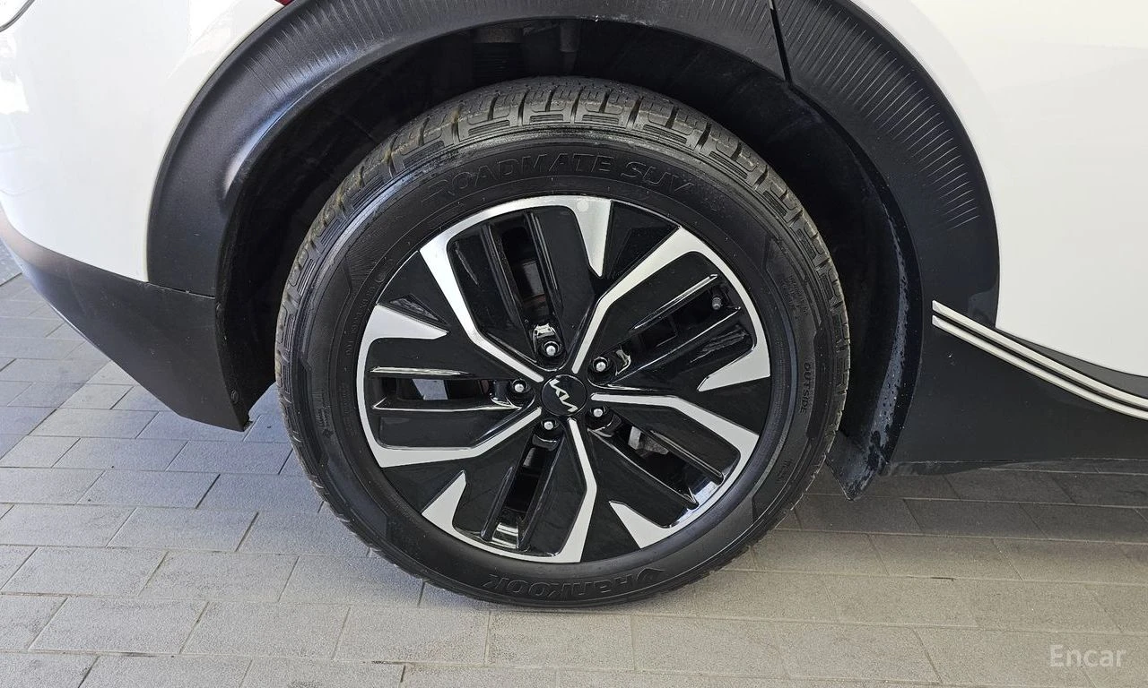 Kia EV6 * LONG RANGE* ПОДГРЕВ* ОБДУХВАНЕ* КАМЕРИ* , снимка 15 - Автомобили и джипове - 54417512