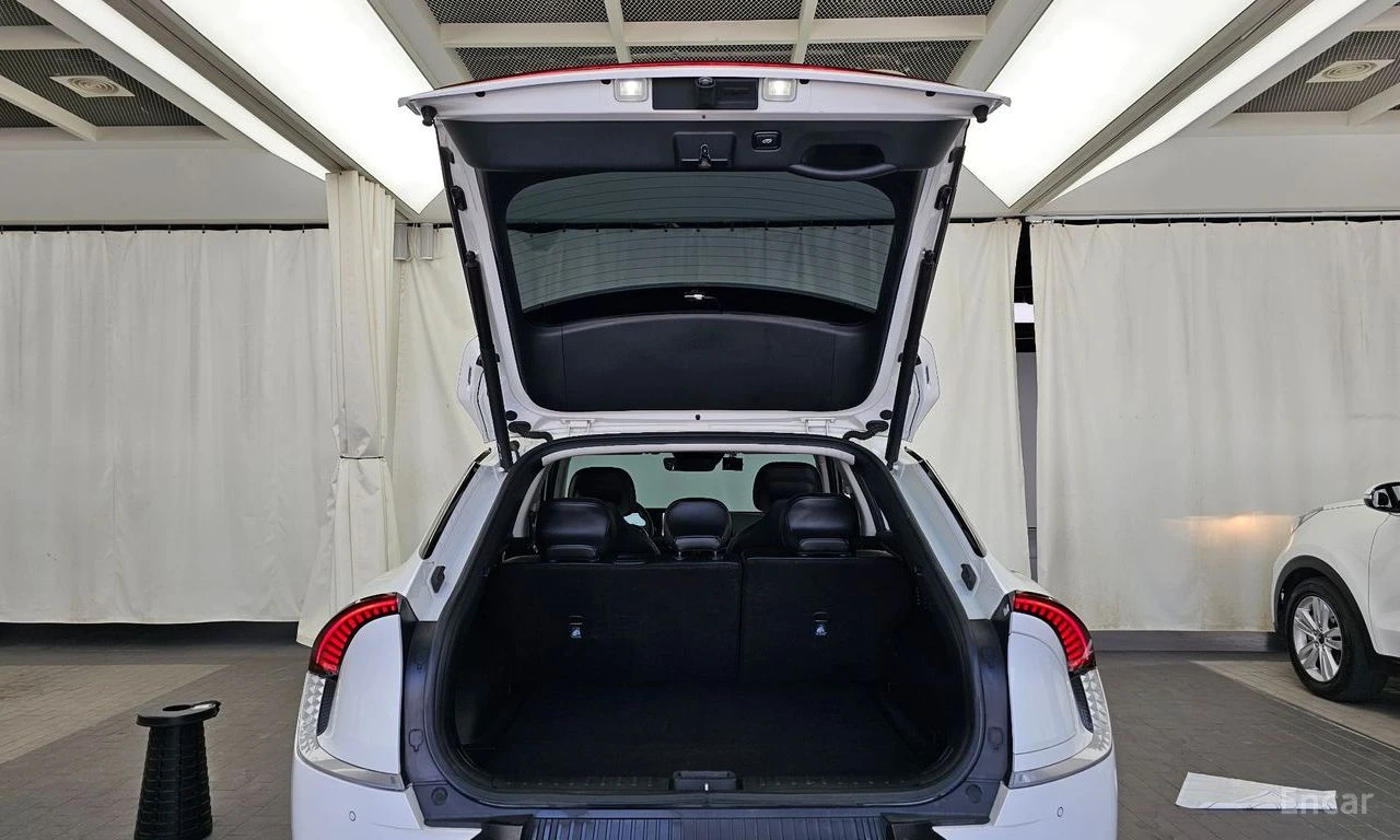 Kia EV6 * LONG RANGE* ПОДГРЕВ* ОБДУХВАНЕ* КАМЕРИ* , снимка 14 - Автомобили и джипове - 54417512