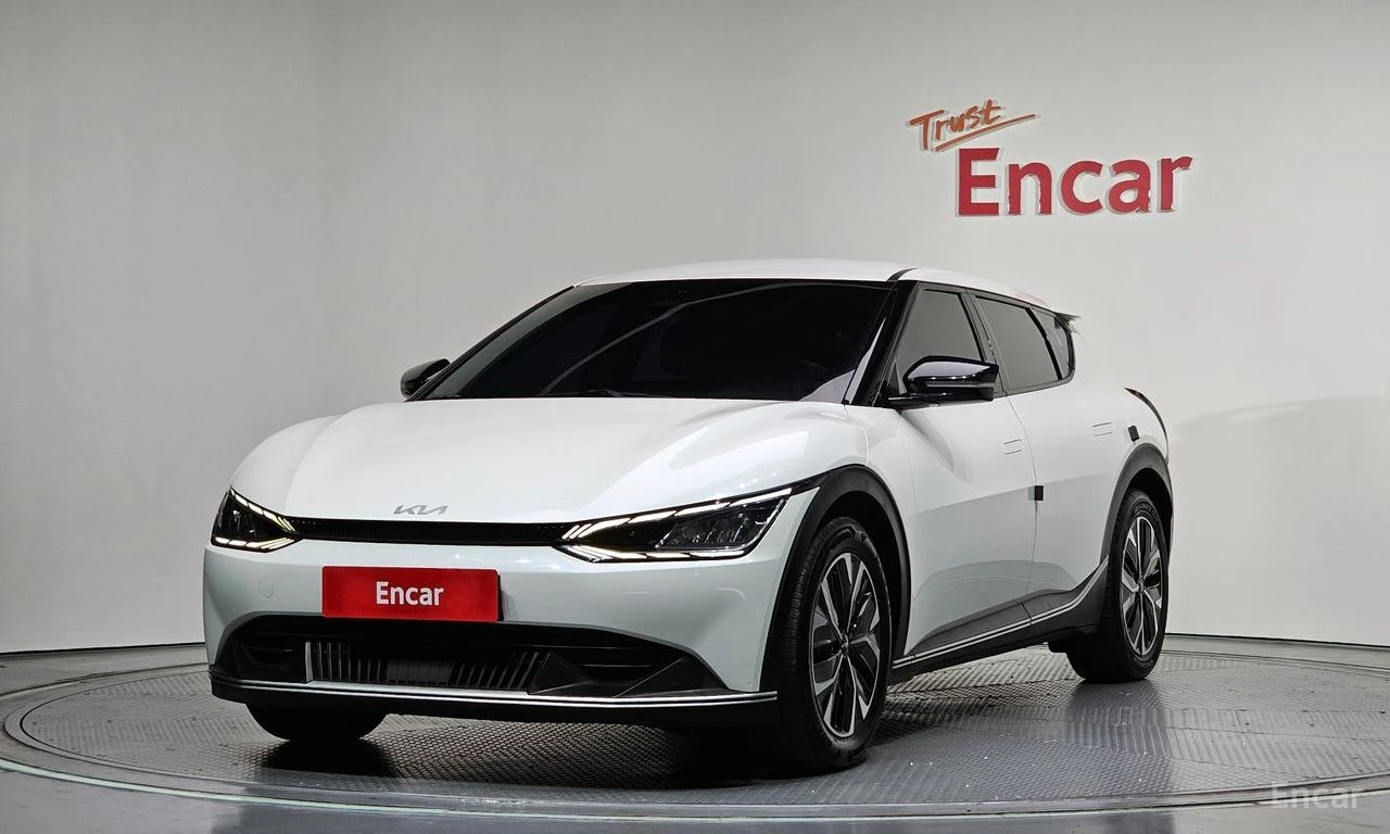 Kia EV6 * LONG RANGE* ПОДГРЕВ* ОБДУХВАНЕ* КАМЕРИ* 