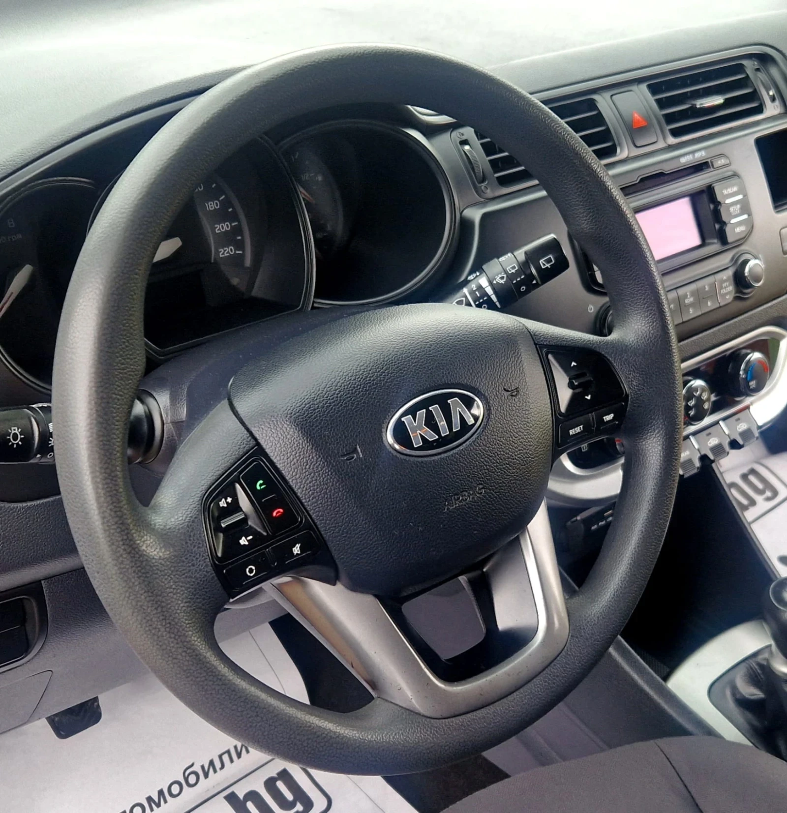 Kia Rio 1.25куб.85к.с.2014г. , снимка 10 - Автомобили и джипове - 54669100