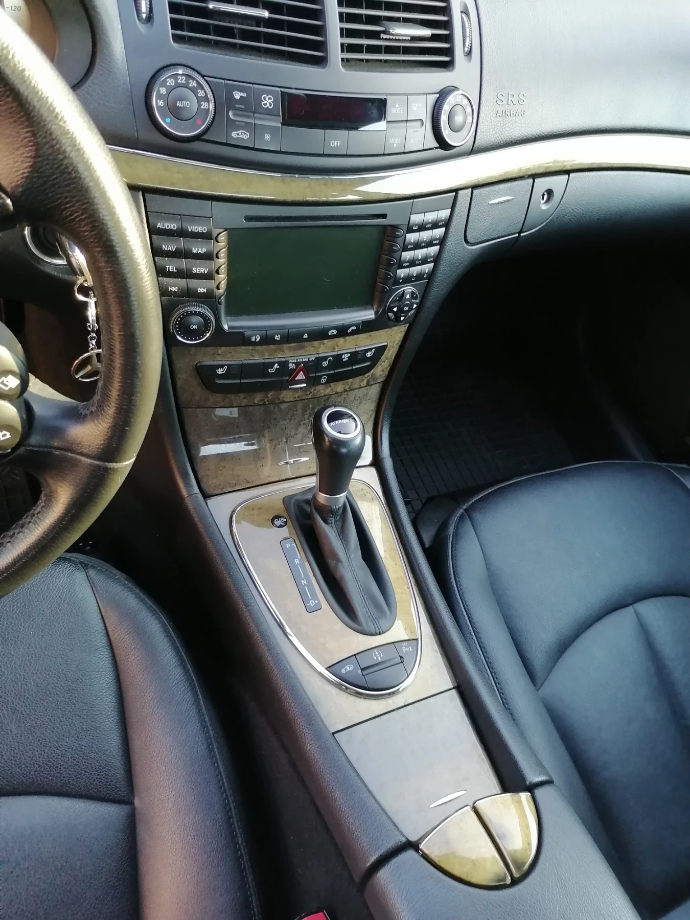 Mercedes-Benz E 320 CDI, снимка 14 - Автомобили и джипове - 55681599
