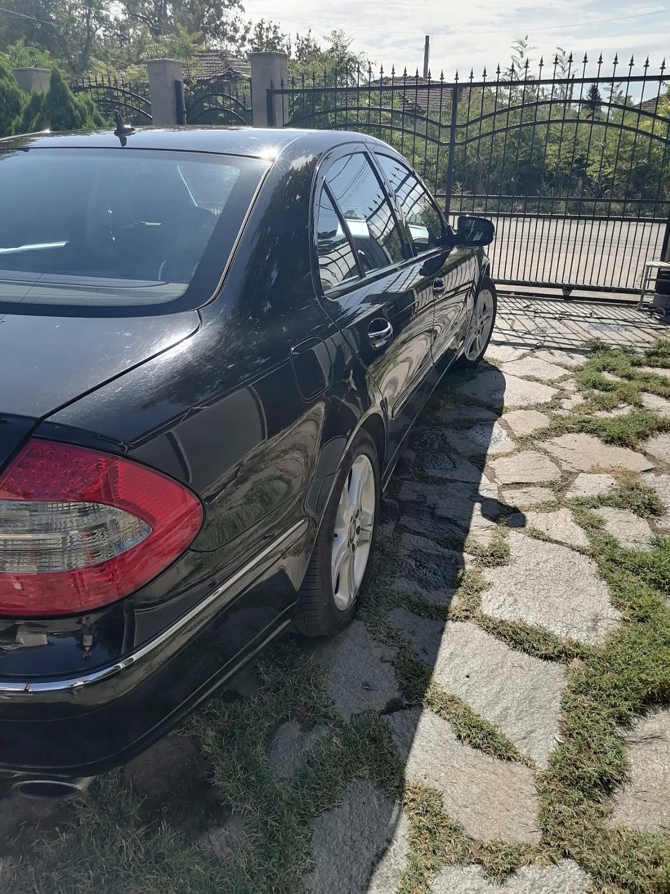 Mercedes-Benz E 320 CDI, снимка 2 - Автомобили и джипове - 55681599