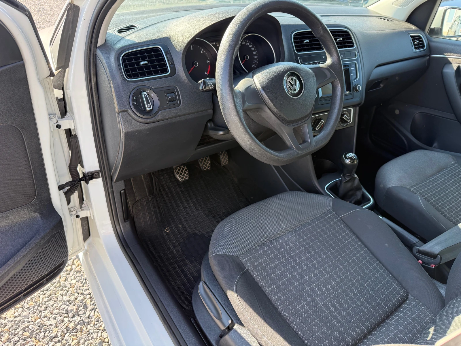 VW Polo 1.4 TDI EVRO 6, снимка 10 - Автомобили и джипове - 55247142