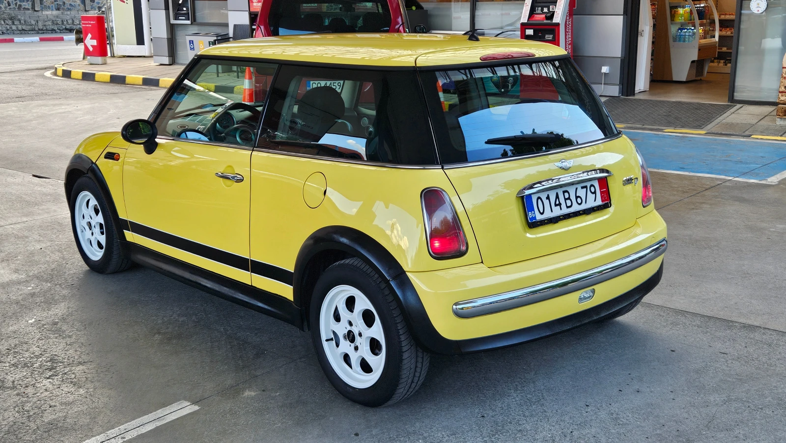 Mini Cooper 1.4 D4d KLIMATIK/6skorosti, снимка 4 - Автомобили и джипове - 55291142