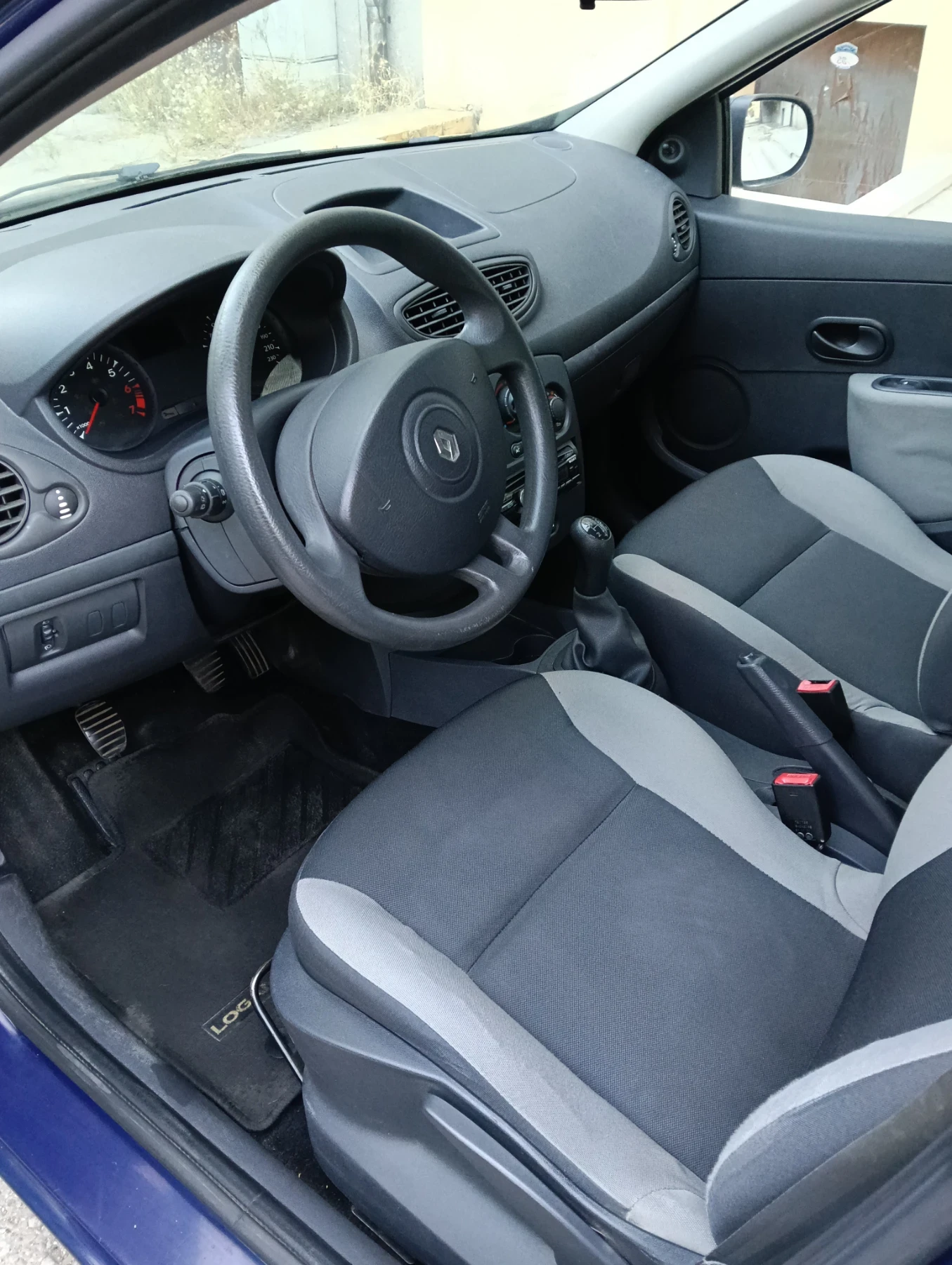 Renault Clio, снимка 5 - Автомобили и джипове - 55632937