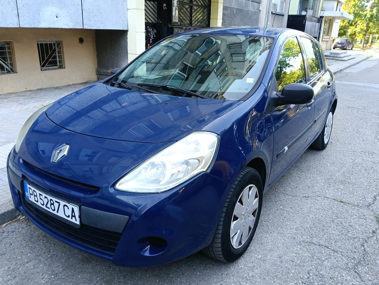 Renault Clio, снимка 2 - Автомобили и джипове - 55632937