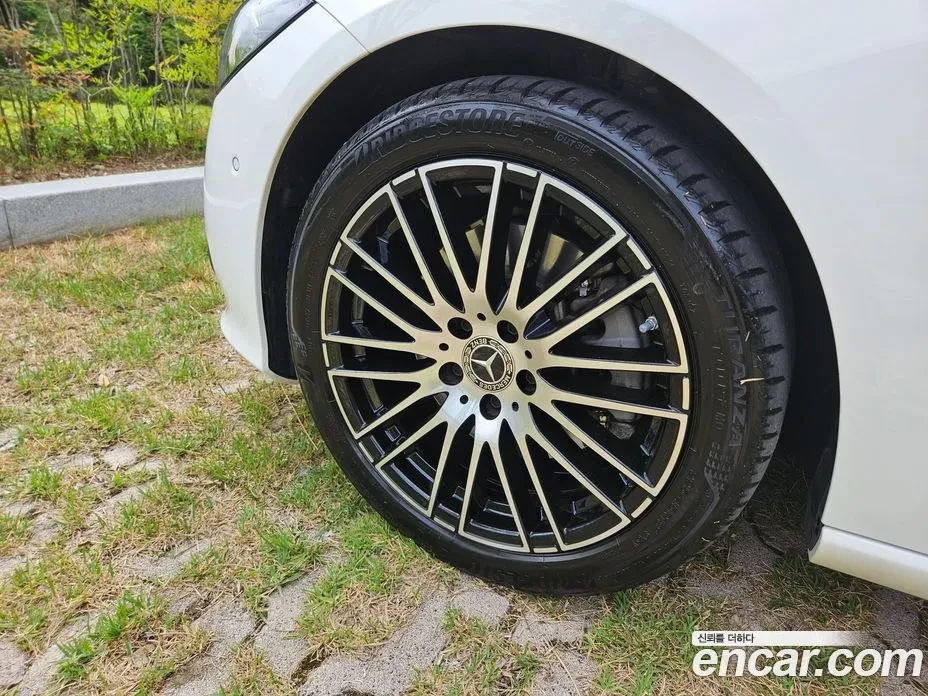 Mercedes-Benz C 300 4MATIC | AVANTGARDE, снимка 6 - Автомобили и джипове - 55826160