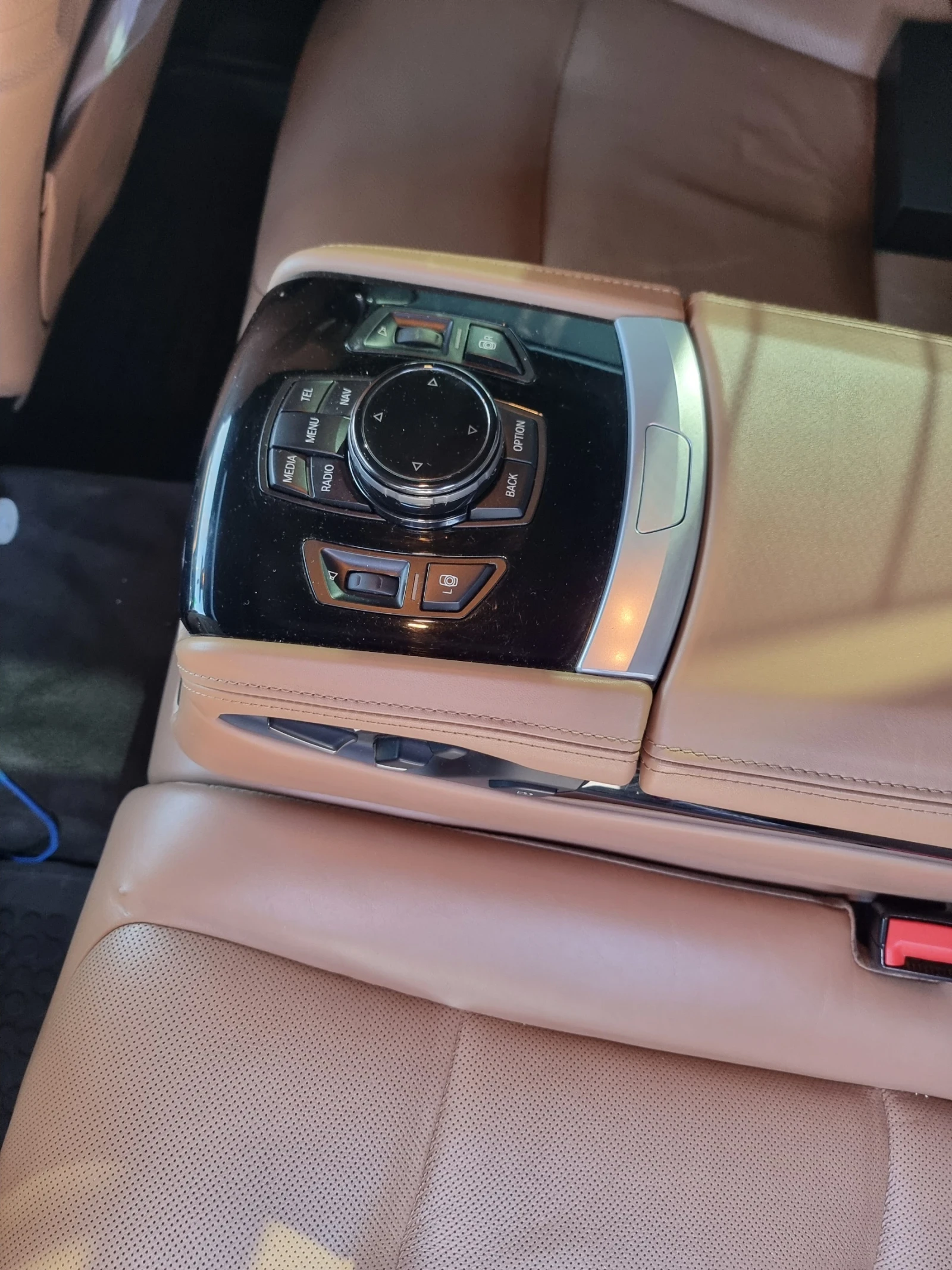 BMW 740, снимка 8 - Автомобили и джипове - 56088939