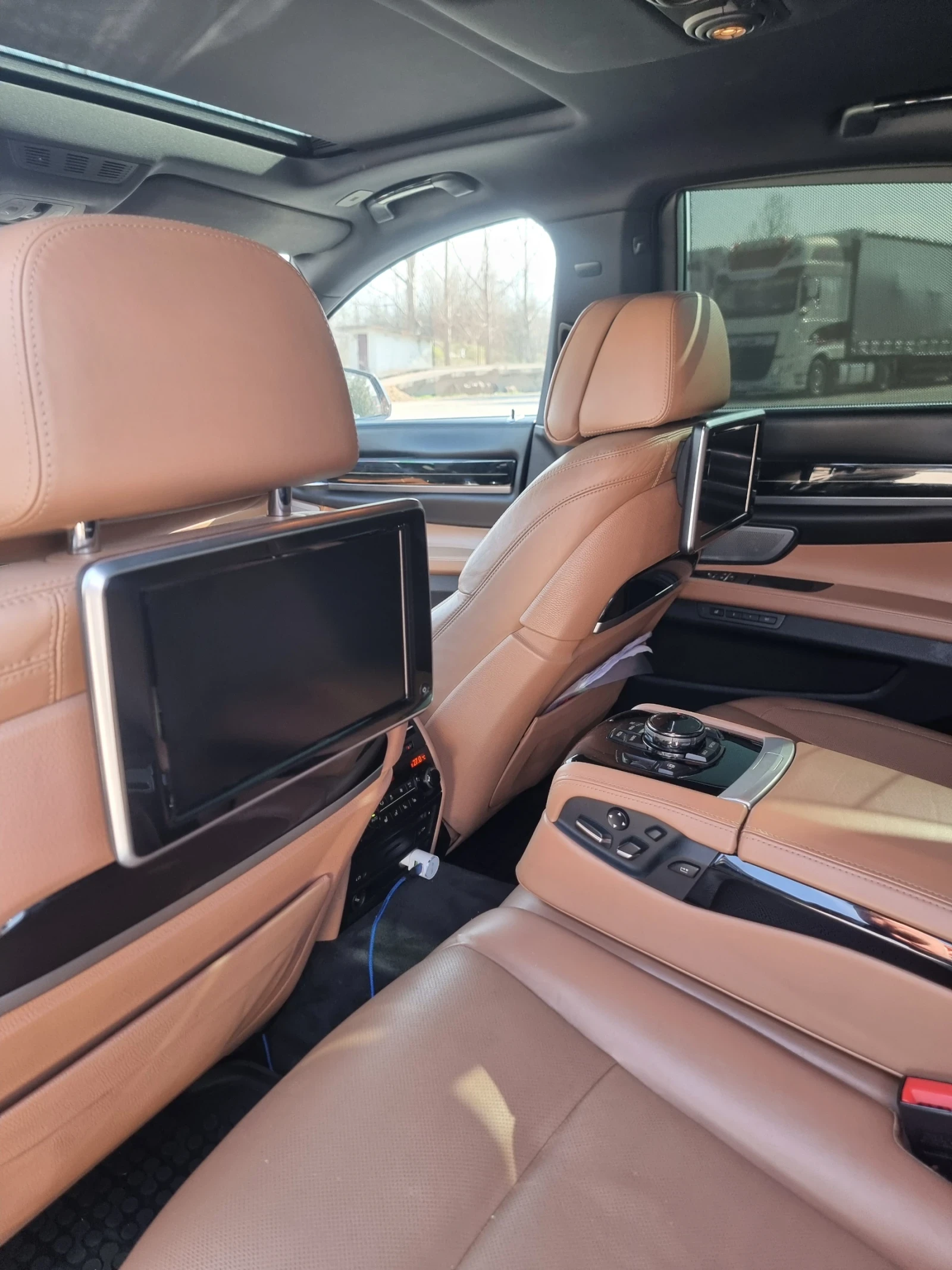 BMW 740, снимка 9 - Автомобили и джипове - 56088939