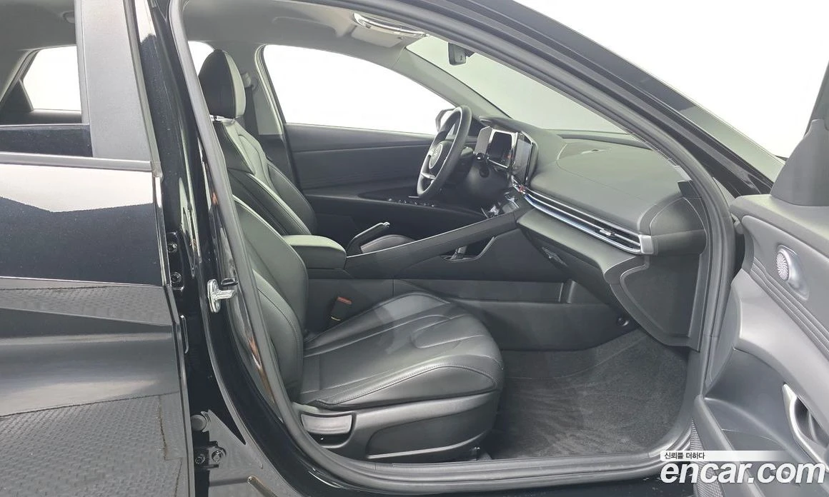 Hyundai Elantra 1.6 Smart, снимка 10 - Автомобили и джипове - 56155946