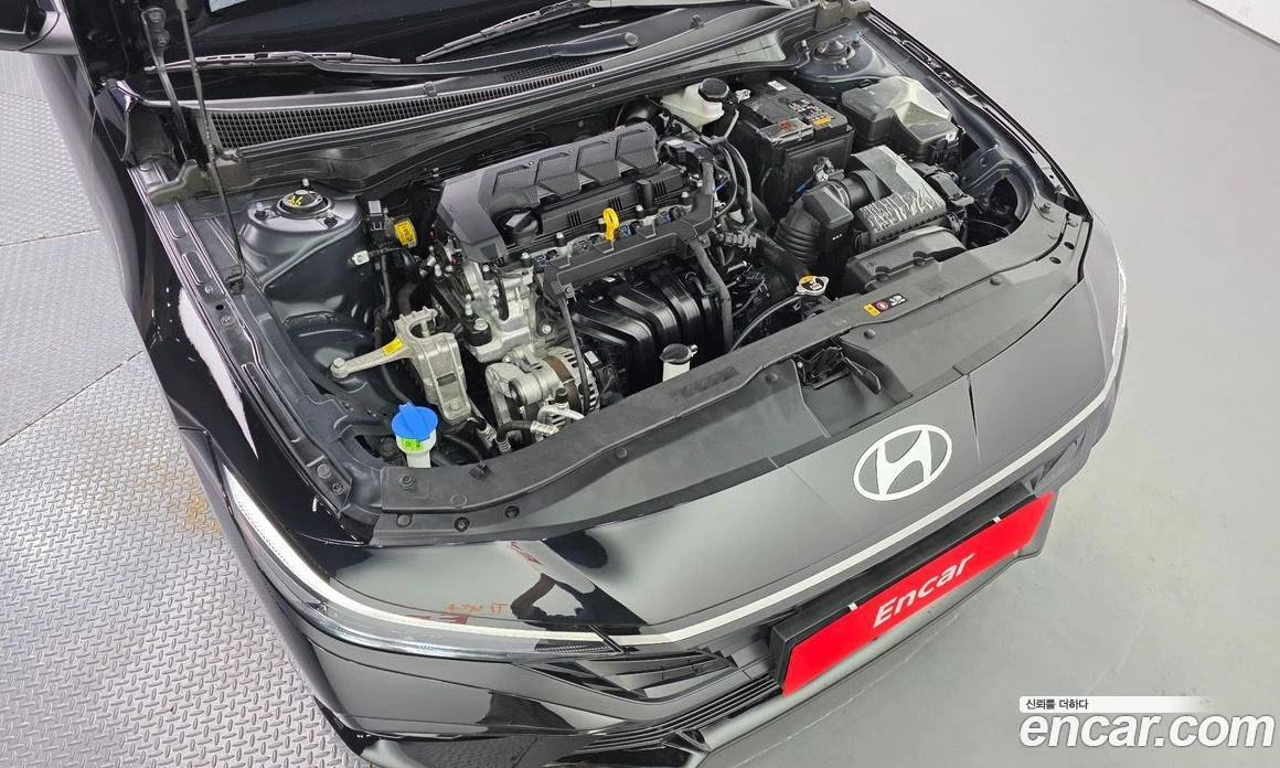 Hyundai Elantra 1.6 Smart, снимка 6 - Автомобили и джипове - 56155946