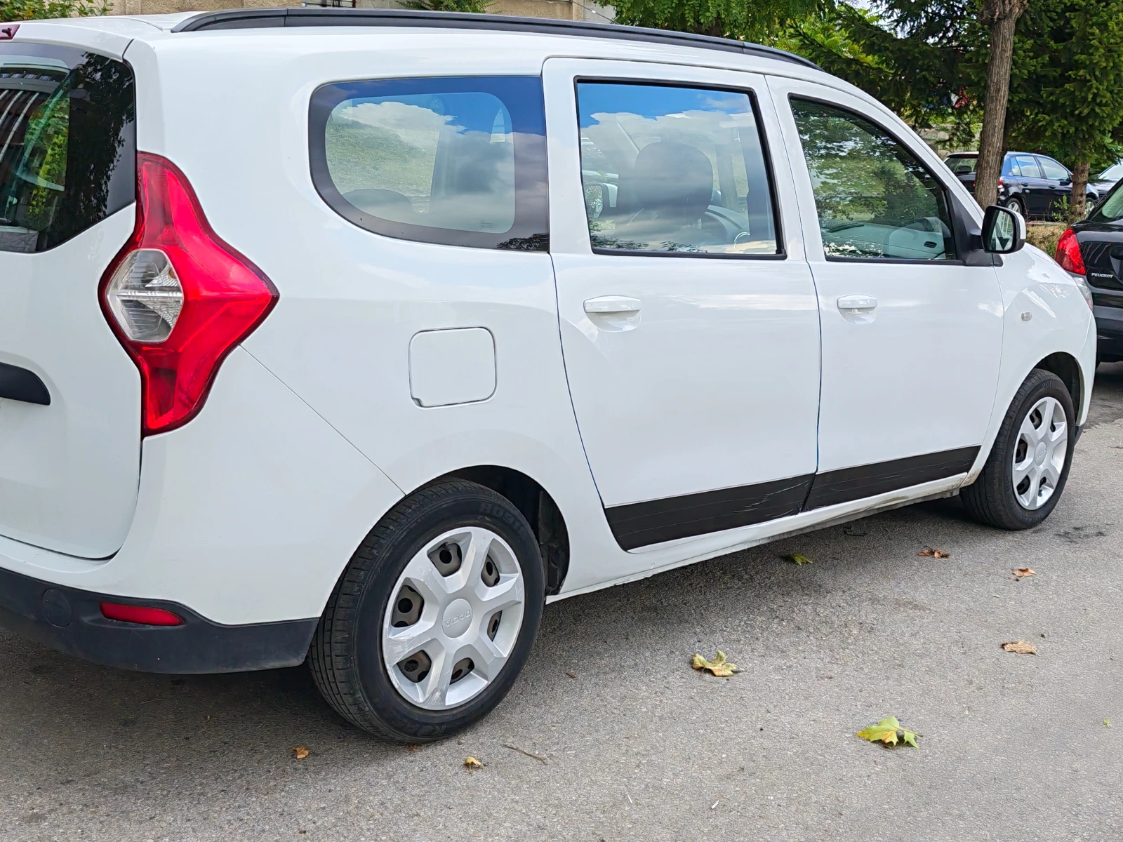 Dacia Lodgy 1.6 ГАЗ-БЕНЗИН , снимка 5 - Автомобили и джипове - 56722271