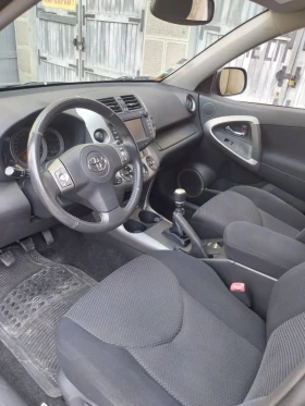 Toyota Rav4 2.2dizel136 keyless navigaciq, снимка 9