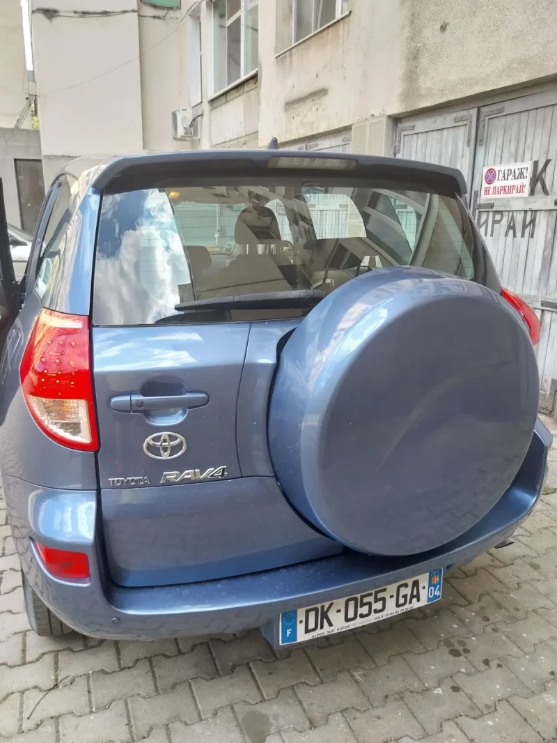 Toyota Rav4 2.2dizel136 keyless navigaciq, снимка 4 - Автомобили и джипове - 48082468