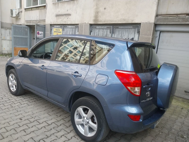 Toyota Rav4 2.2dizel136 keyless navigaciq, снимка 3 - Автомобили и джипове - 48082468