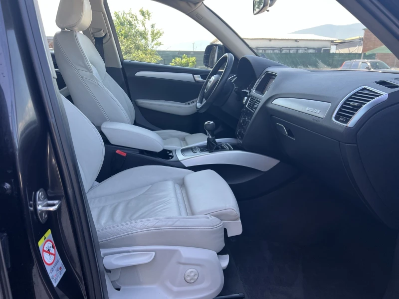Audi Q5 2.0TDi, снимка 14 - Автомобили и джипове - 50550529