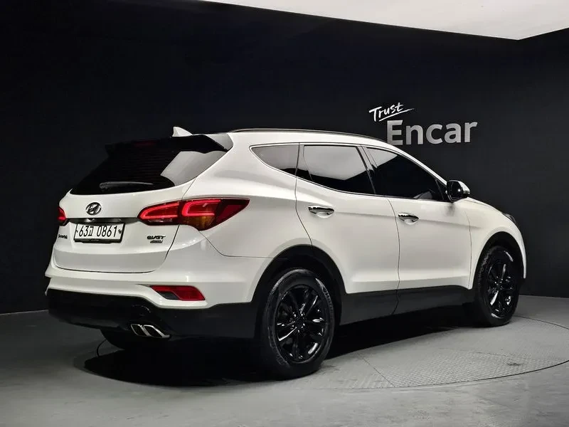 Hyundai Santa fe 2.0 CRDi 4WD - САМО 30% АВАНС, снимка 2 - Автомобили и джипове - 56021698