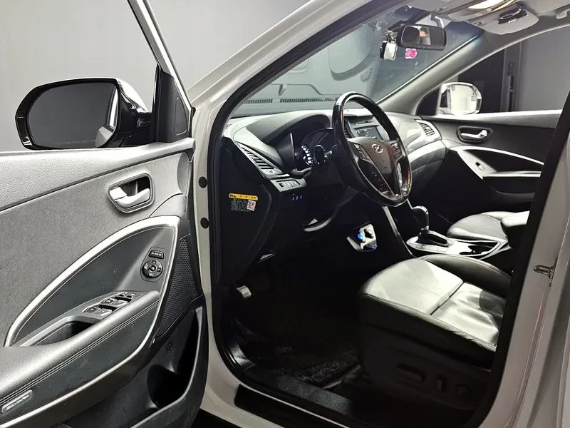 Hyundai Santa fe 2.0 CRDi 4WD - САМО 30% АВАНС, снимка 12 - Автомобили и джипове - 56021698