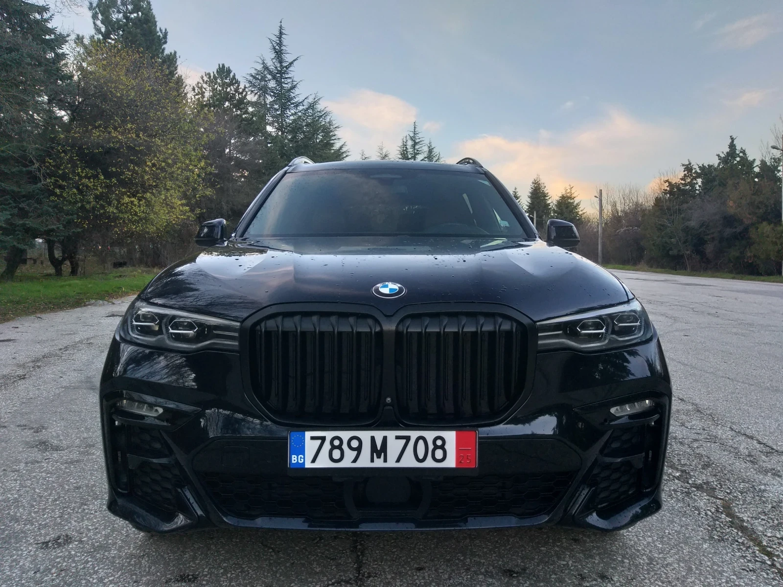 BMW X7 40i* M-SPORT* SHADOW LINE* НАЛИЧНА* БЕЗ ИНЦИДЕНТИ*, снимка 1