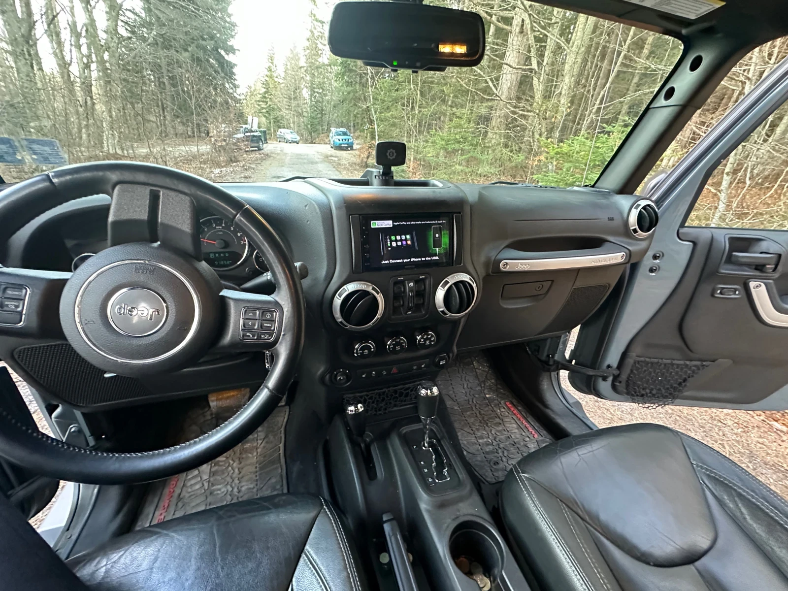 Jeep Wrangler Sahara - изображение 9