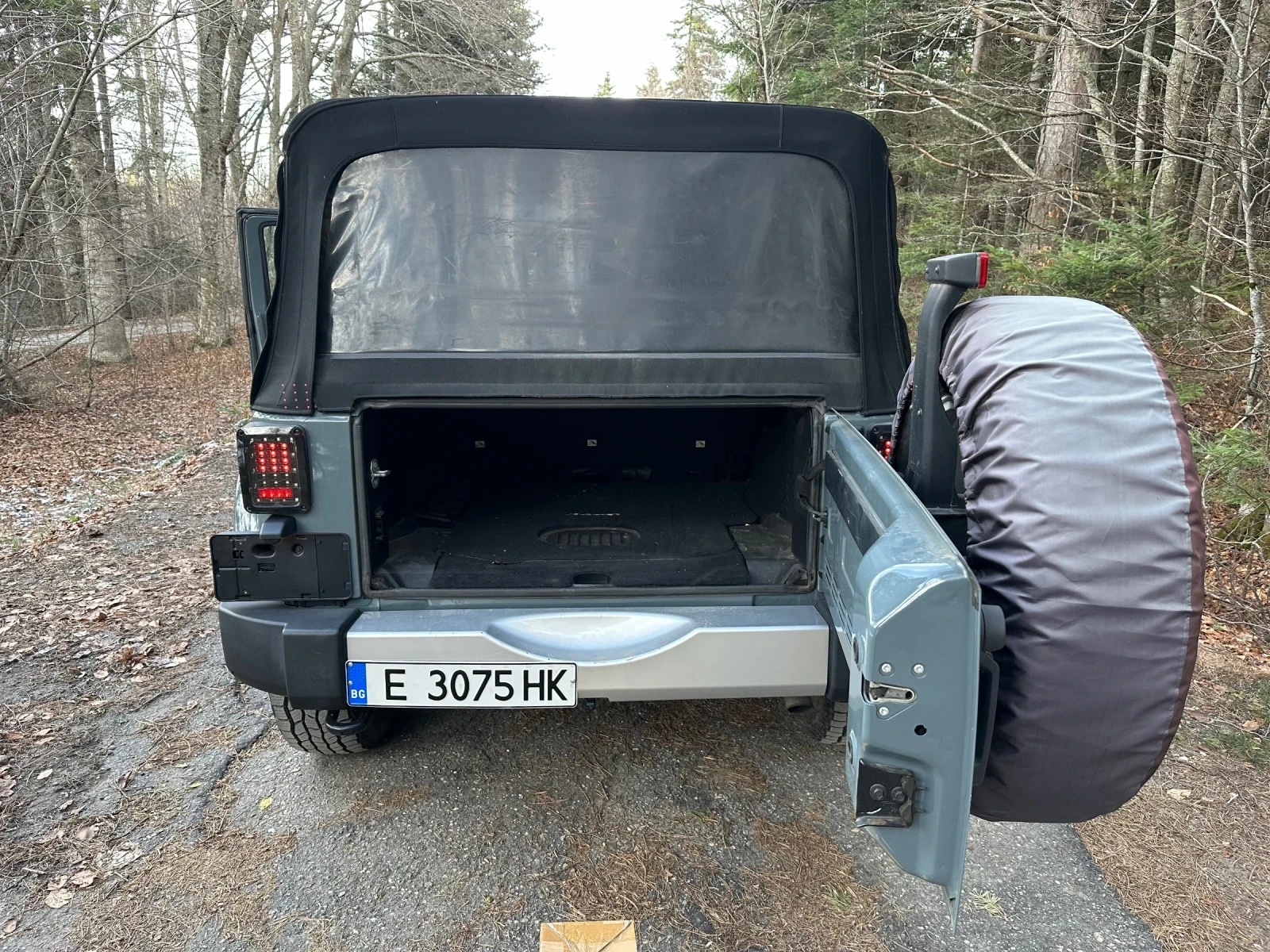 Jeep Wrangler Sahara - изображение 7