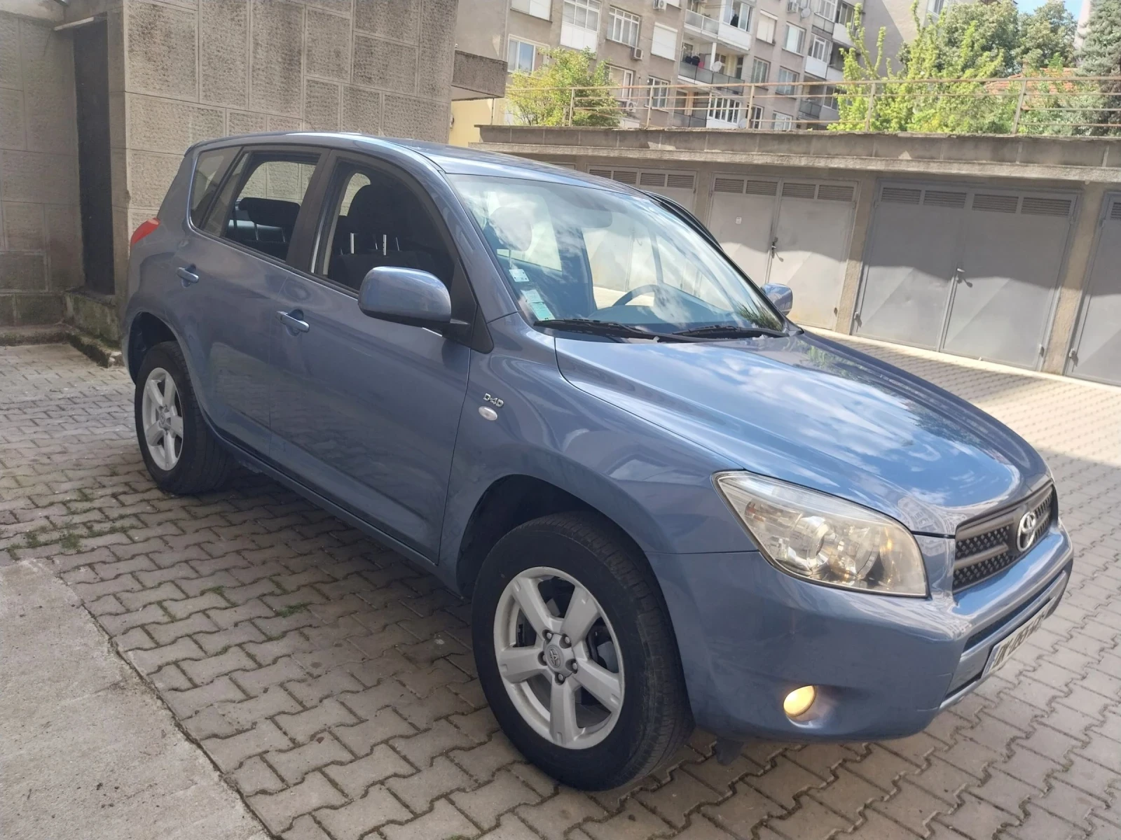 Toyota Rav4 2.2dizel136 keyless navigaciq - изображение 2