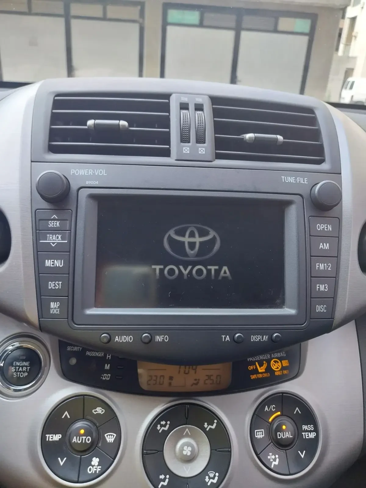 Toyota Rav4 2.2dizel136 keyless navigaciq - изображение 5