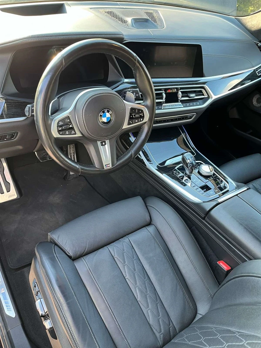 BMW X7 M50i - изображение 6