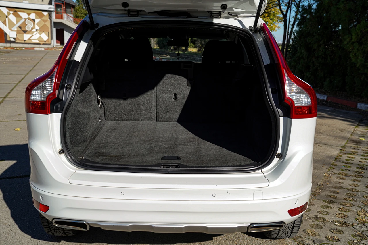 Volvo XC60 D5 - изображение 3