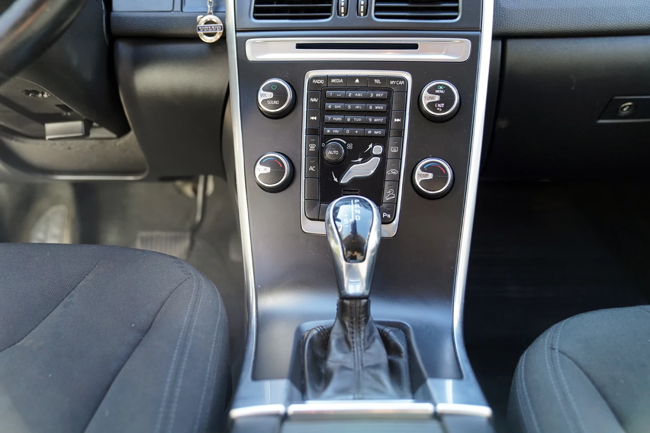 Volvo XC60 D5 - изображение 8