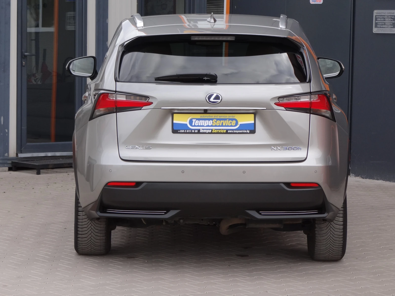 Lexus NX 300h 2.5i-197k.c./4x4/AUTO/KOJA/NAVI/LED/KEYLESS/Euro-6 - изображение 4