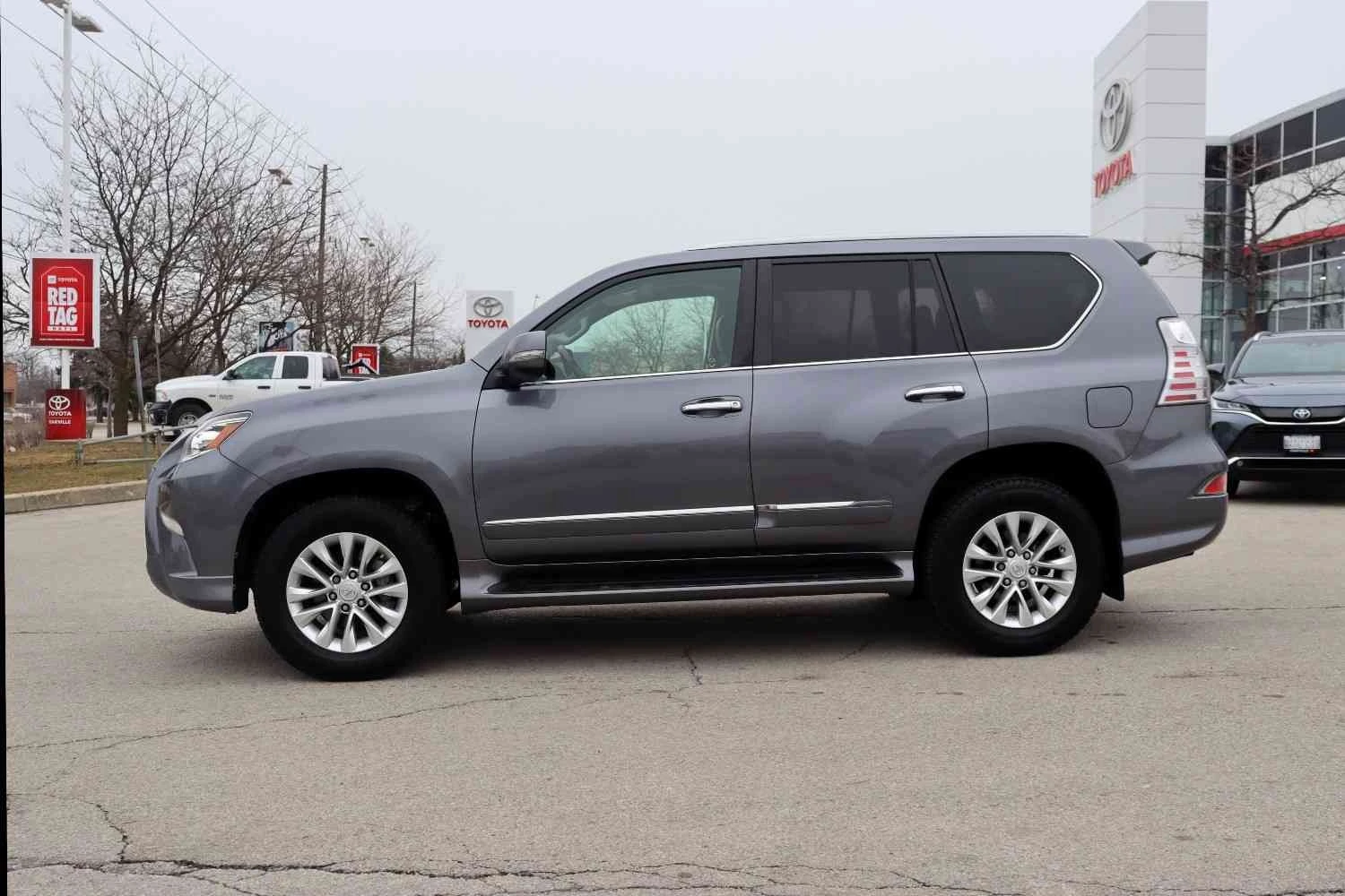 Lexus GX 460 Premium * 7 Места * Сервизна История * Carfax * , снимка 3 - Автомобили и джипове - 53959853