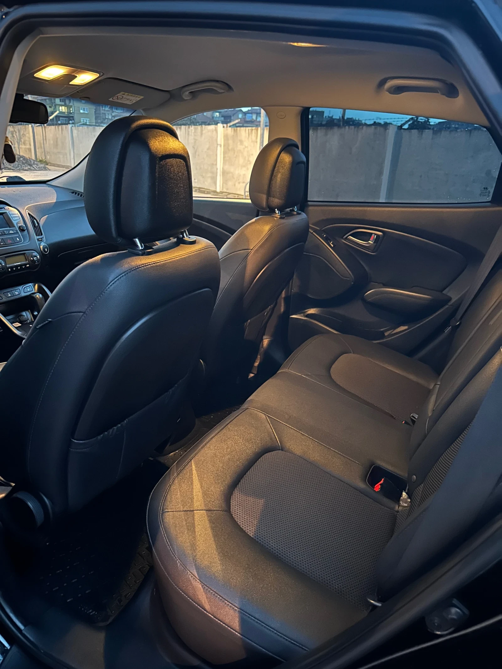 Hyundai IX35 4x4 ШВЕЙЦАРИЯ , снимка 10 - Автомобили и джипове - 54679644