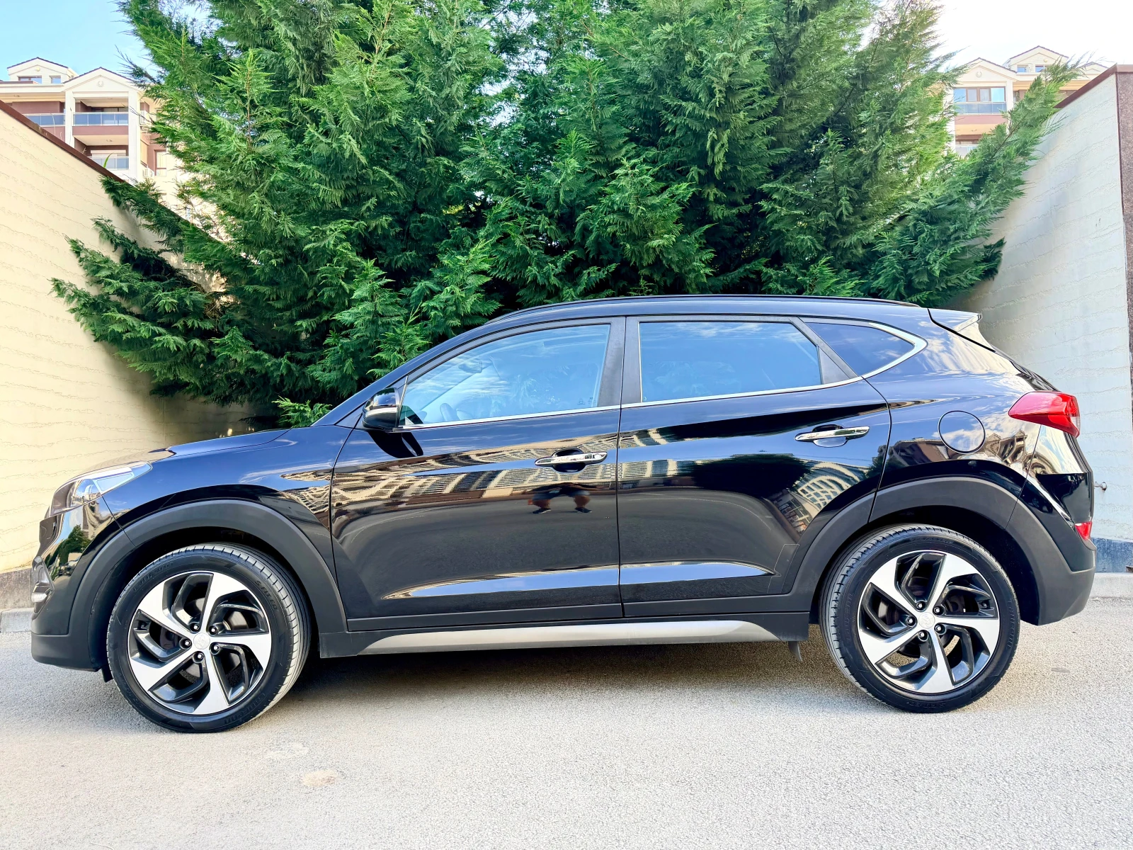 Hyundai Tucson 2.0CRDI DISTRONIK OBDUHVANE PODGREV PANORAMA FULL, снимка 7 - Автомобили и джипове - 54692467