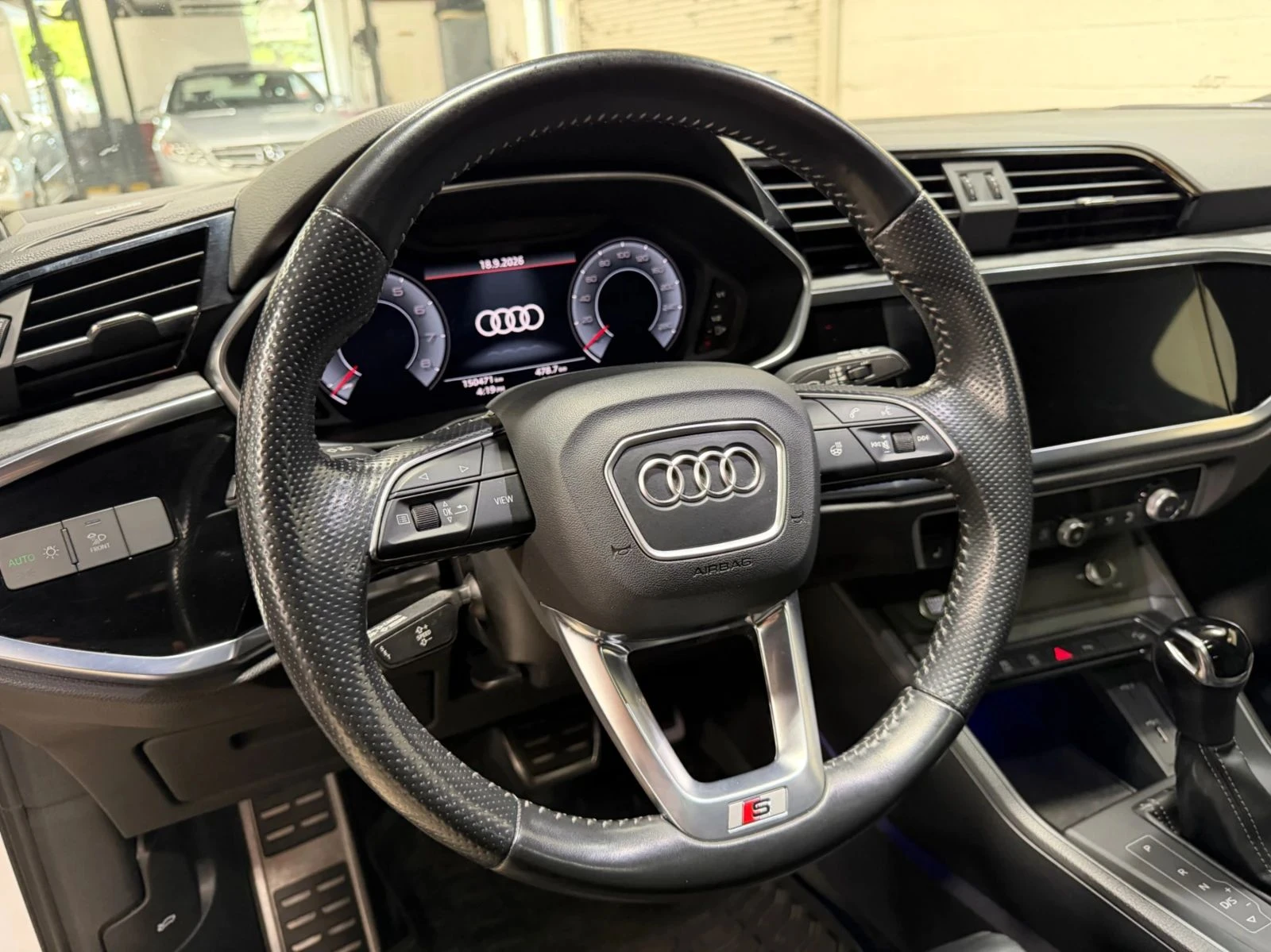 Audi Q3, снимка 9 - Автомобили и джипове - 56726905