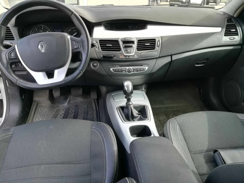 Renault Megane 1.4Тсе, снимка 3 - Автомобили и джипове - 47389084