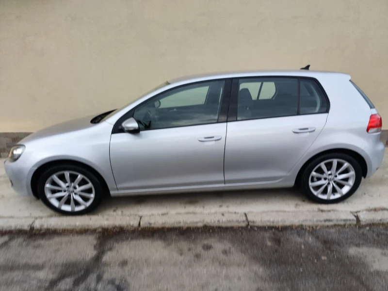 VW Golf 1.6 tdi, снимка 2 - Автомобили и джипове - 48445570