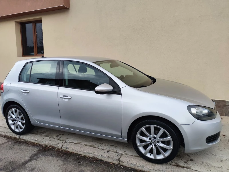 VW Golf 1.6 tdi, снимка 10 - Автомобили и джипове - 48445570