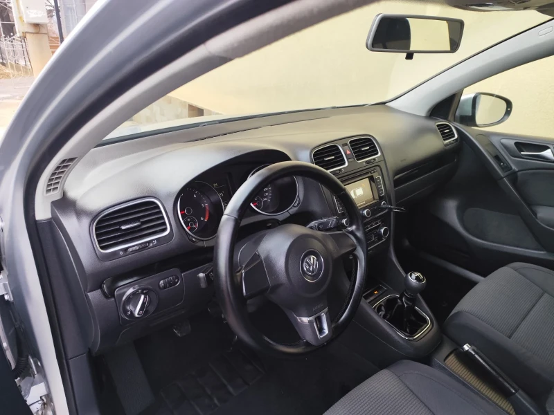 VW Golf 1.6 tdi, снимка 14 - Автомобили и джипове - 48445570